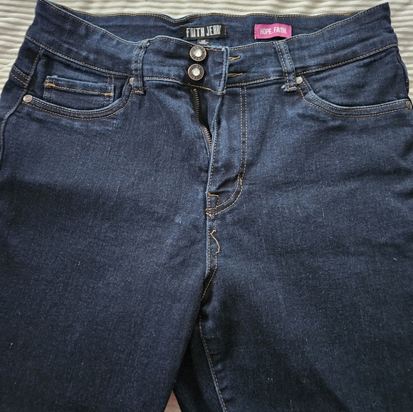 FAITH JEANS Women's Blue Jeans. Size 14 - Picture 2 of 7